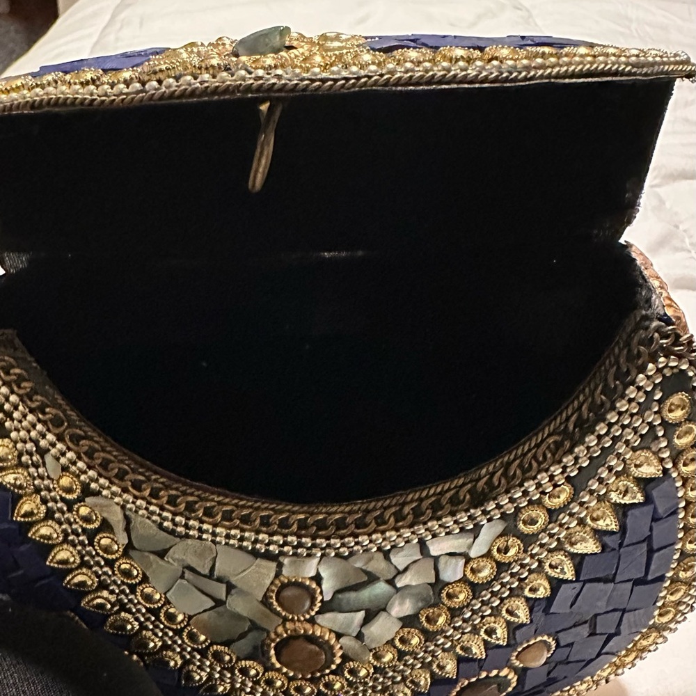 Gorgeous detailed crossbody Royal Blue Mosaic Metal Bag nwot - Picture 4 of 9
